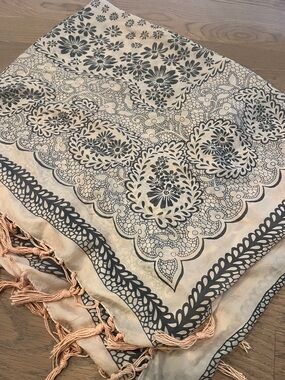 Urban Outfitters Cream and Black Floral Lace-Print Scarf